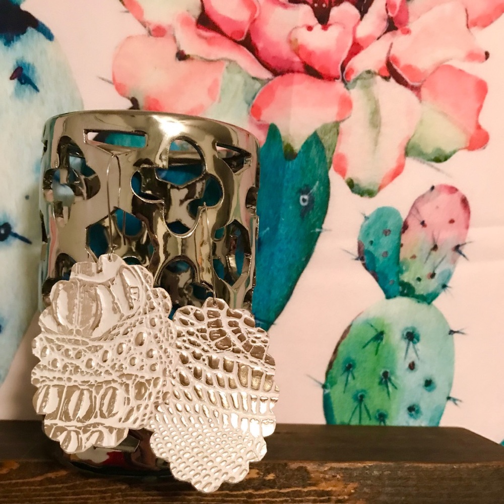 White & Gold Snakeskin Flower Earrings